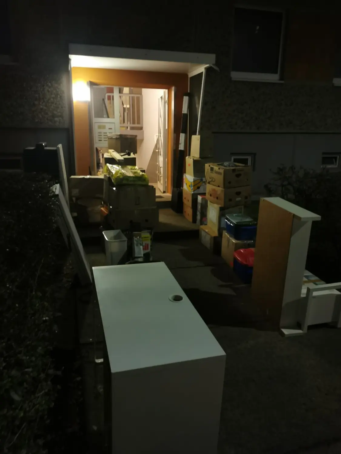 Gepäck ins Auto laden von Emin Abi Transporte
